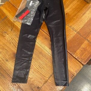 Never worn tags removed- Carbon FL Takara Shine BLK XS